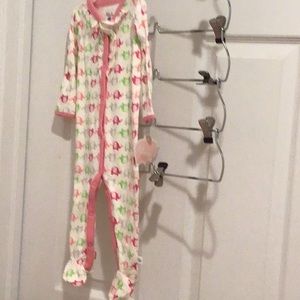 First moments infant girls body suit. 16-20 lbs 9 mos 100% cotton $6